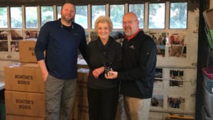 Comcast Donates $500 to Animal Shelter Society in Honor of Employee Award
